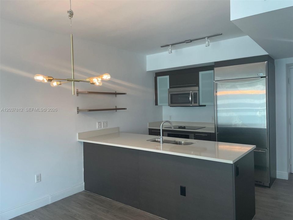 En Venta: $457,000 (1 camas, 1 baños, 738 Pies cuadrados)
