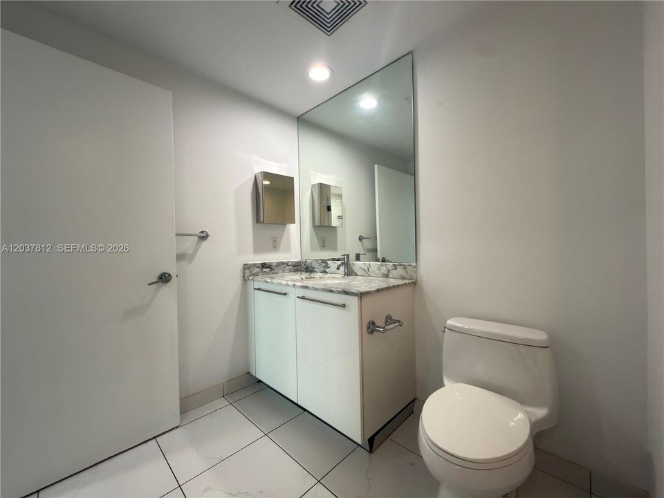 En Venta: $457,000 (1 camas, 1 baños, 738 Pies cuadrados)