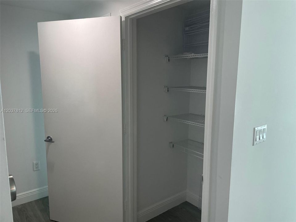 En Venta: $457,000 (1 camas, 1 baños, 738 Pies cuadrados)