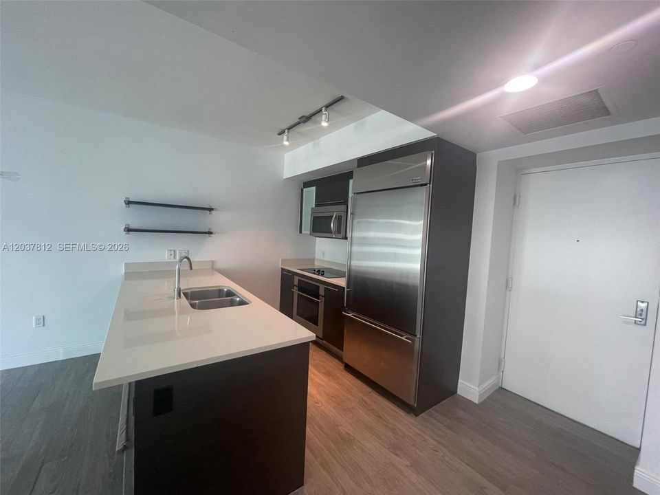 En Venta: $457,000 (1 camas, 1 baños, 738 Pies cuadrados)