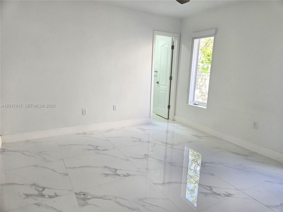 В аренду: $3,200 (3 спален, 2 ванн, 1227 Квадратных фут)