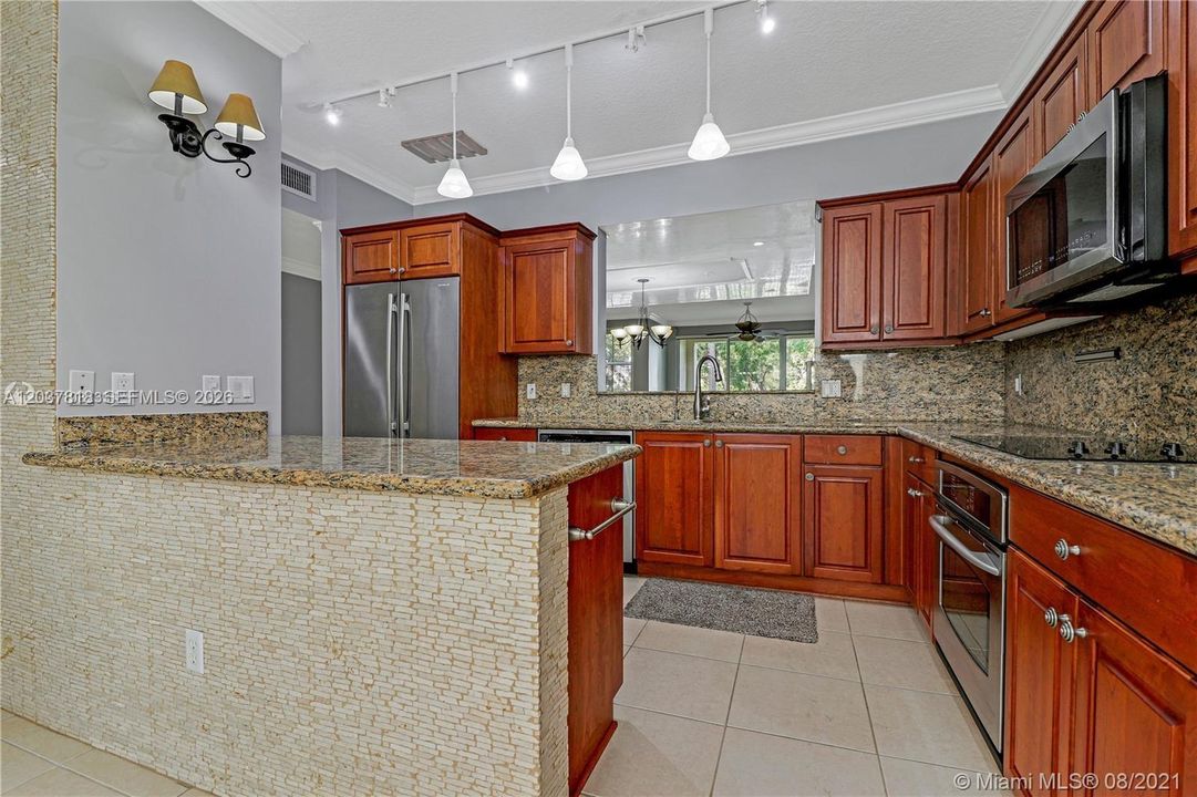 En Renta: $5,500 (3 camas, 2 baños, 2040 Pies cuadrados)