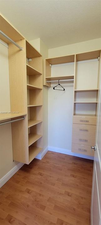 В аренду: $3,750 (2 спален, 2 ванн, 1114 Квадратных фут)