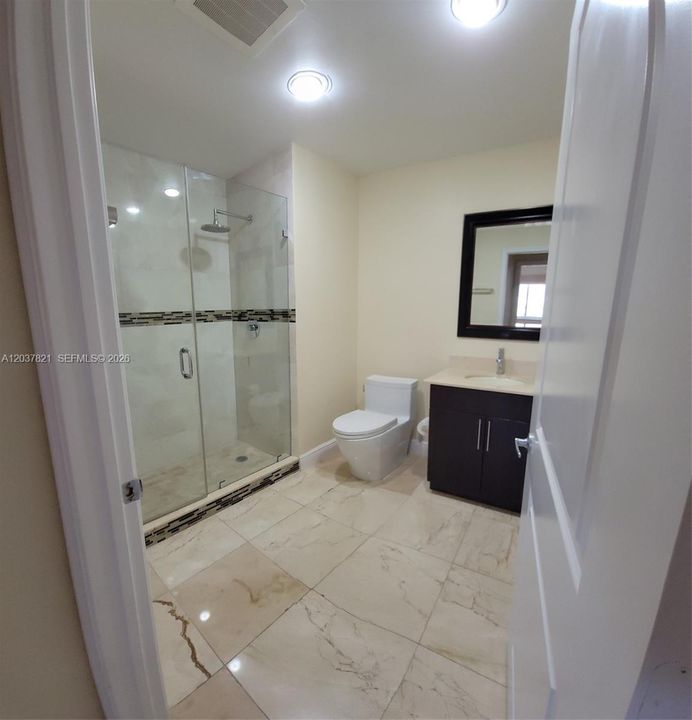 В аренду: $3,750 (2 спален, 2 ванн, 1114 Квадратных фут)