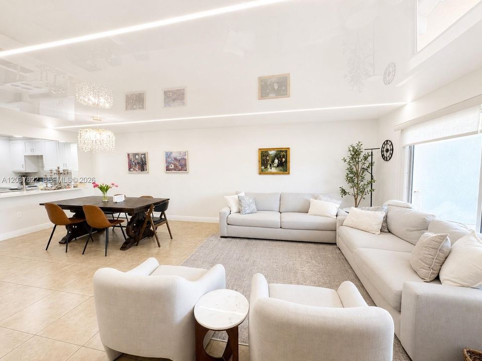 В аренду: $2,500 (2 спален, 2 ванн, 1207 Квадратных фут)