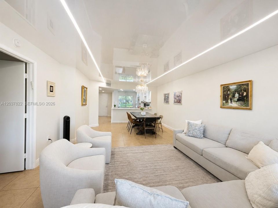 В аренду: $2,500 (2 спален, 2 ванн, 1207 Квадратных фут)