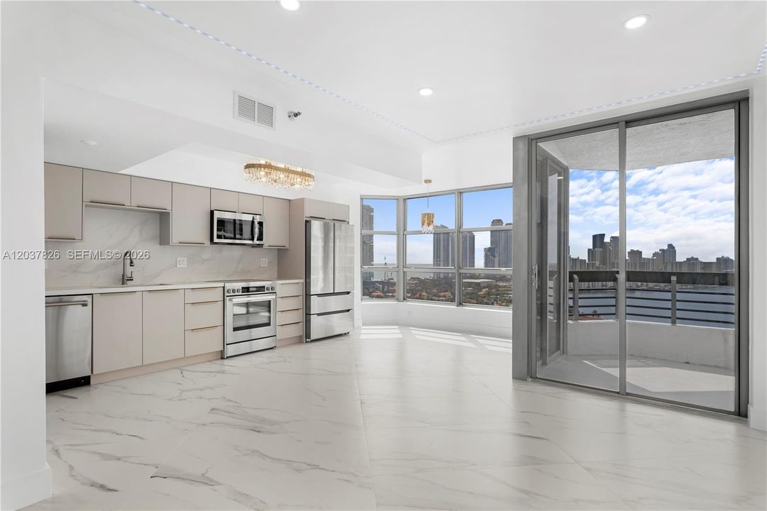 For Sale: $850,000 (2 beds, 2 baths, 1353 Square Feet)