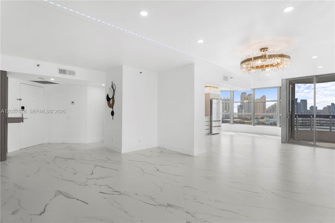For Sale: $850,000 (2 beds, 2 baths, 1353 Square Feet)
