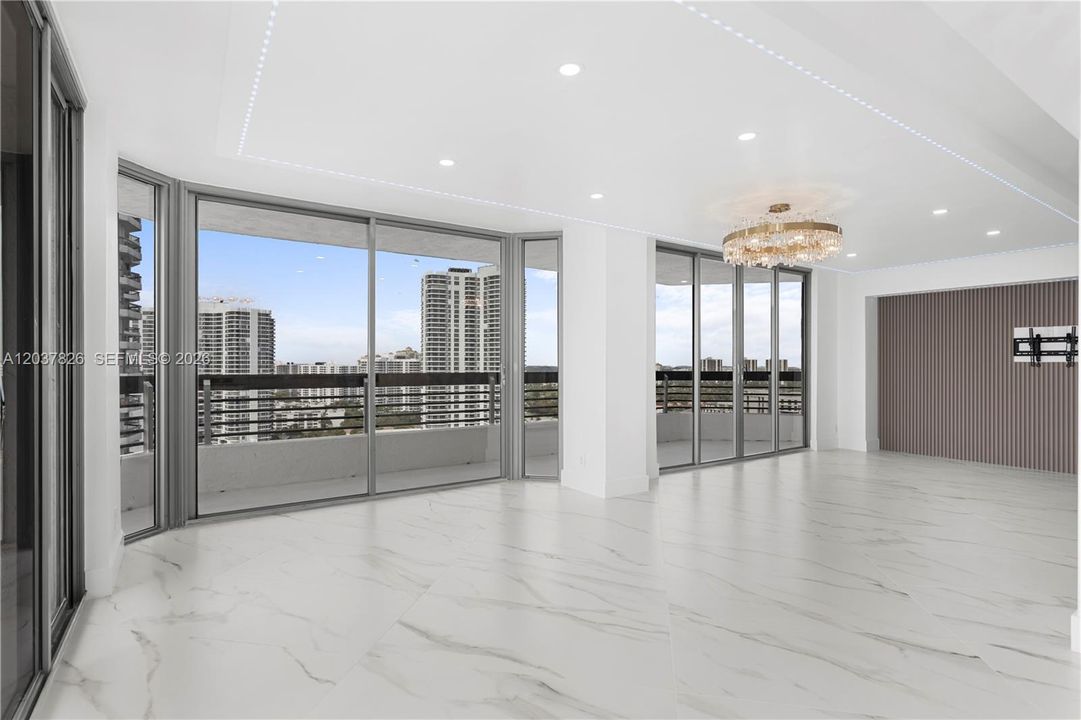 For Sale: $850,000 (2 beds, 2 baths, 1353 Square Feet)