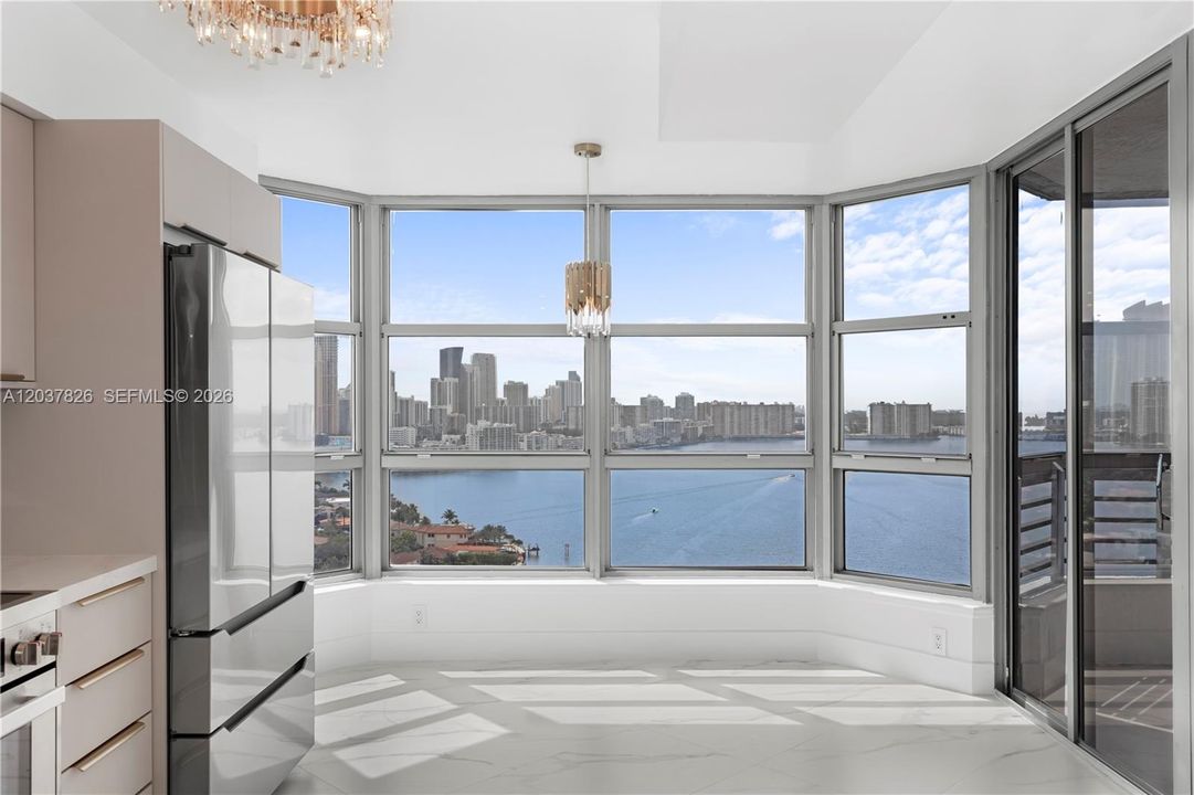 For Sale: $850,000 (2 beds, 2 baths, 1353 Square Feet)