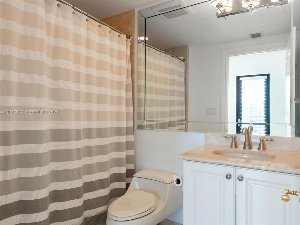 For Rent: $15,000 (3 beds, 3 baths, 3039 Square Feet)