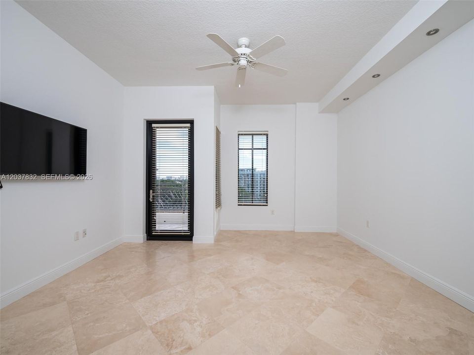 For Rent: $15,000 (3 beds, 3 baths, 3039 Square Feet)