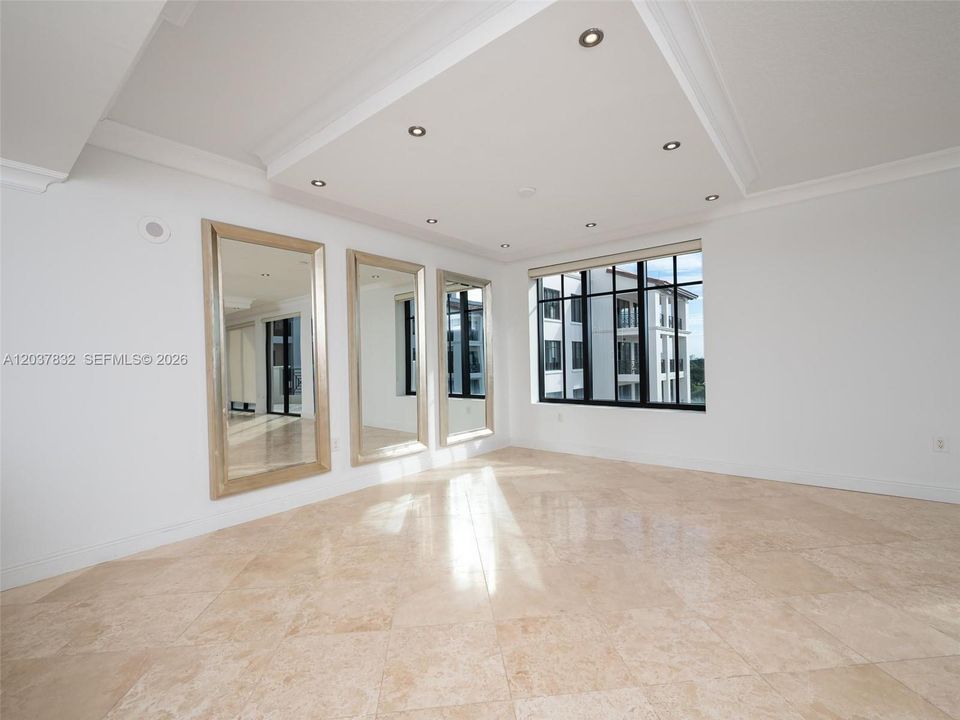 For Rent: $15,000 (3 beds, 3 baths, 3039 Square Feet)