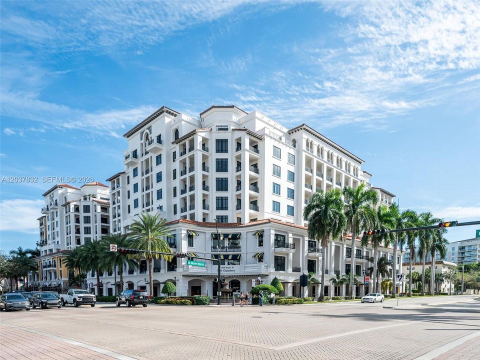 For Rent: $15,000 (3 beds, 3 baths, 3039 Square Feet)