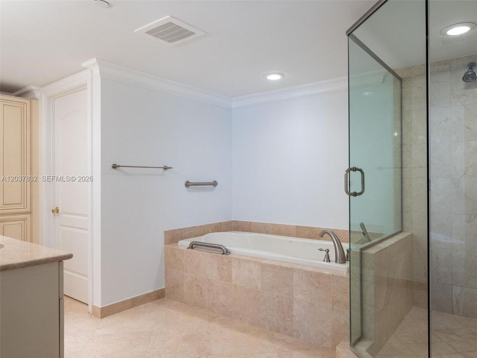 For Rent: $15,000 (3 beds, 3 baths, 3039 Square Feet)