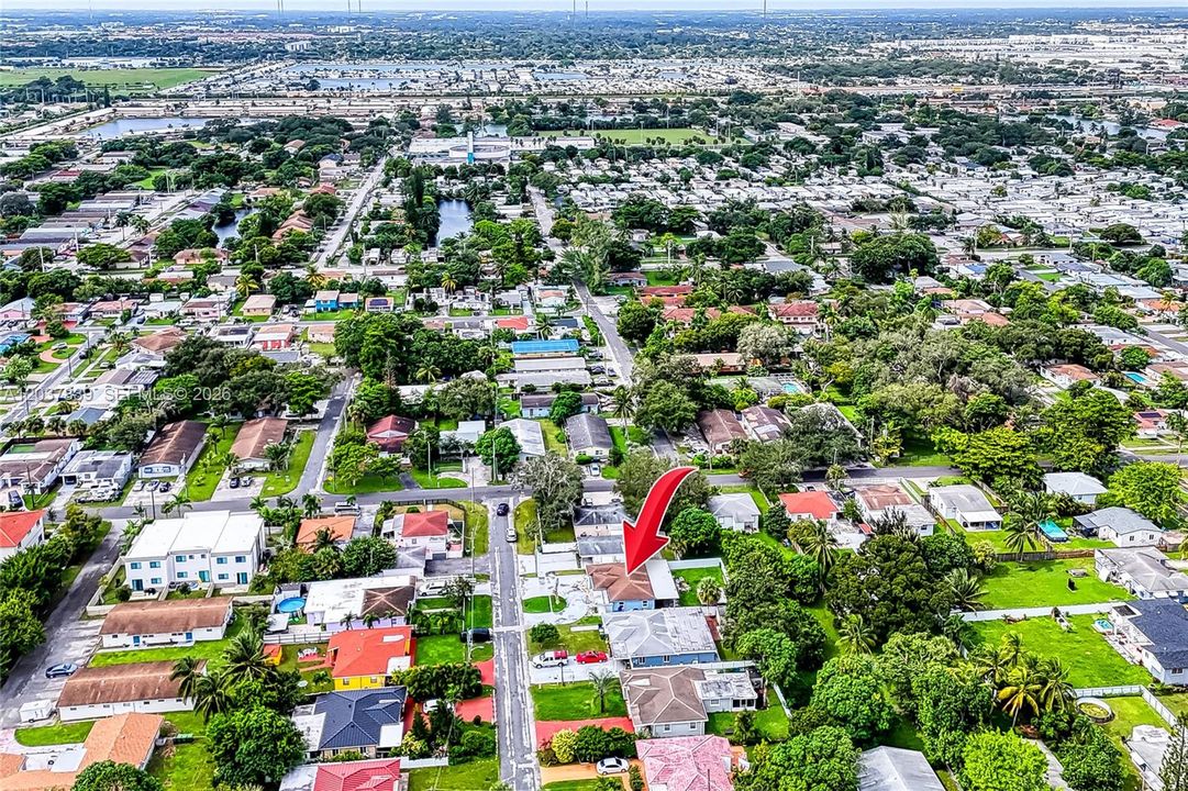 В аренду: $3,800 (3 спален, 2 ванн, 1492 Квадратных фут)