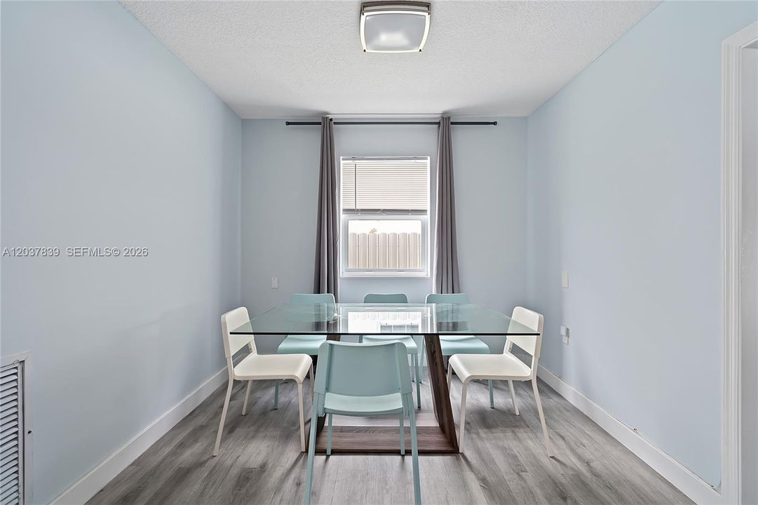 В аренду: $3,800 (3 спален, 2 ванн, 1492 Квадратных фут)