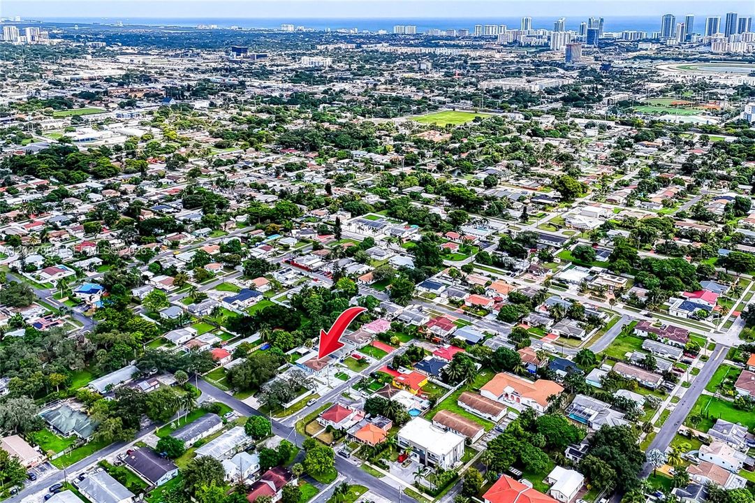 В аренду: $3,800 (3 спален, 2 ванн, 1492 Квадратных фут)