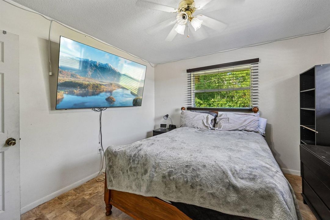 26-web-or-mls-Avenue S-S1206-026