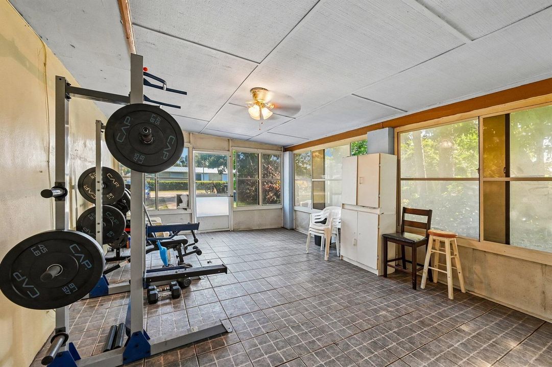 14-web-or-mls-Avenue S-S1206-014