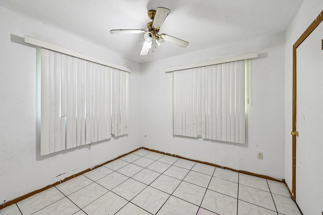 19-web-or-mls-Avenue S-S1206-019