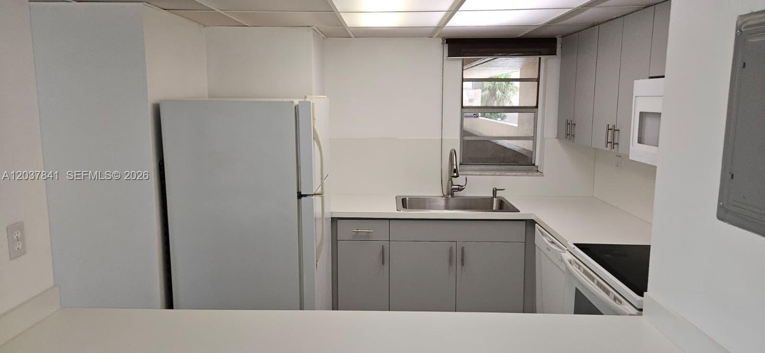 В аренду: $2,500 (2 спален, 2 ванн, 1036 Квадратных фут)