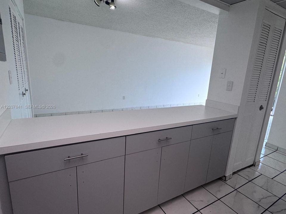 В аренду: $2,500 (2 спален, 2 ванн, 1036 Квадратных фут)