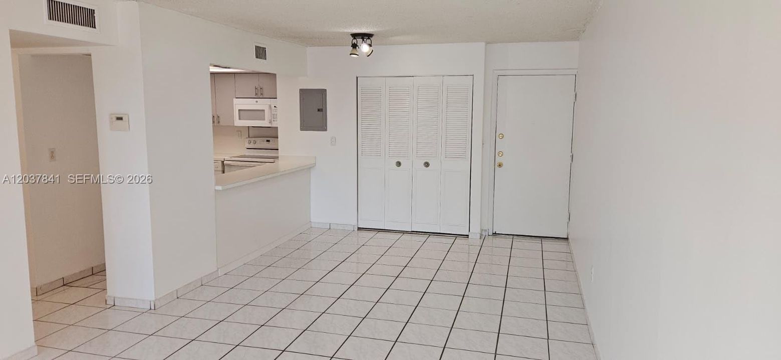 В аренду: $2,500 (2 спален, 2 ванн, 1036 Квадратных фут)