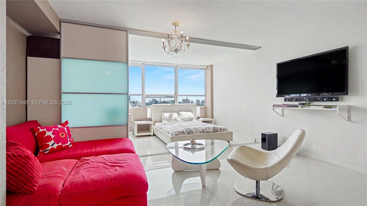 For Sale: $285,000 (0 beds, 1 baths, 472 Square Feet)
