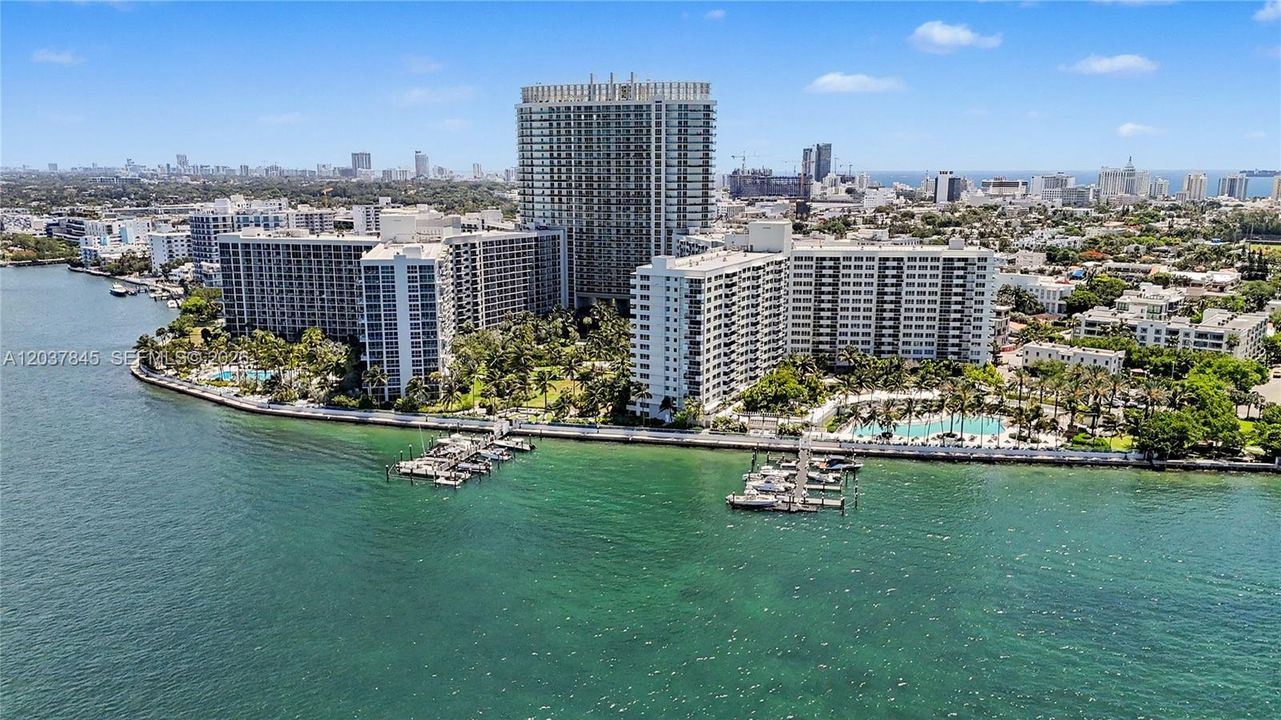 For Sale: $285,000 (0 beds, 1 baths, 472 Square Feet)