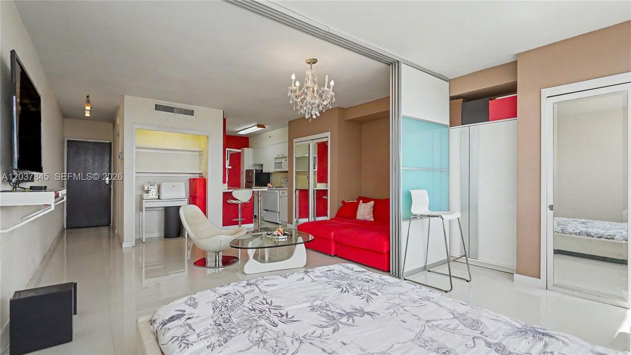 For Sale: $285,000 (0 beds, 1 baths, 472 Square Feet)