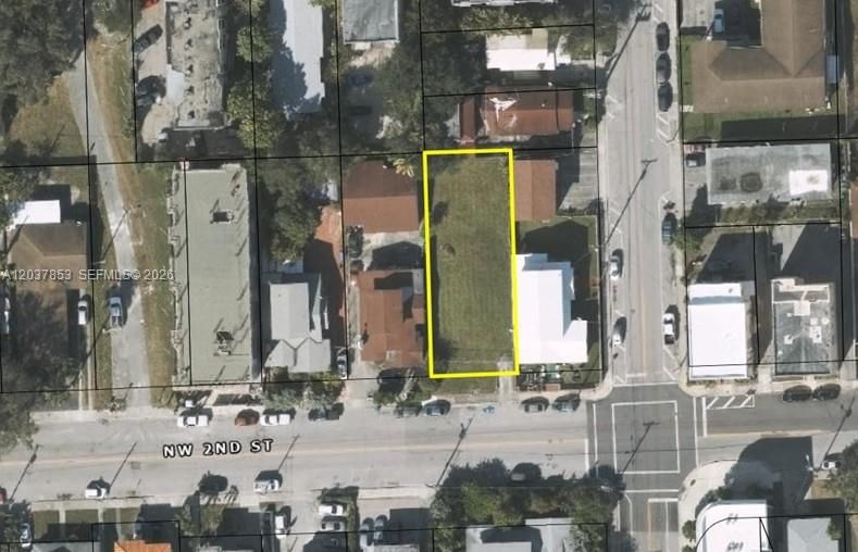 На продажу: $1,200,000 (0.16 acres)