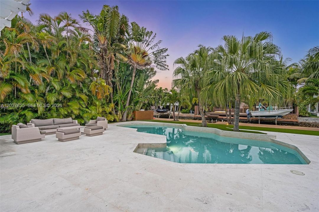 For Rent: $14,900 (3 beds, 2 baths, 2259 Square Feet)