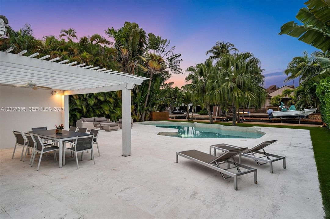 For Rent: $14,900 (3 beds, 2 baths, 2259 Square Feet)