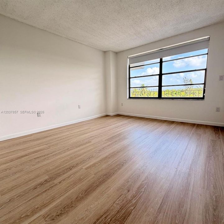 For Rent: $5,600 (2 beds, 2 baths, 1260 Square Feet)