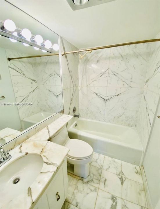 В аренду: $5,800 (2 спален, 2 ванн, 1260 Квадратных фут)
