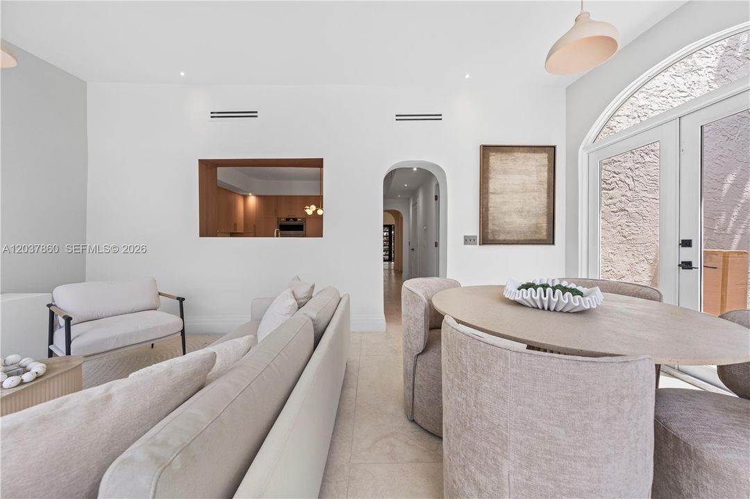 En Renta: $15,900 (4 camas, 4 baños, 3280 Pies cuadrados)