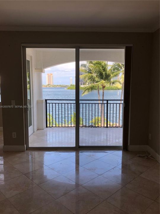 В аренду: $3,990 (3 спален, 2 ванн, 1320 Квадратных фут)