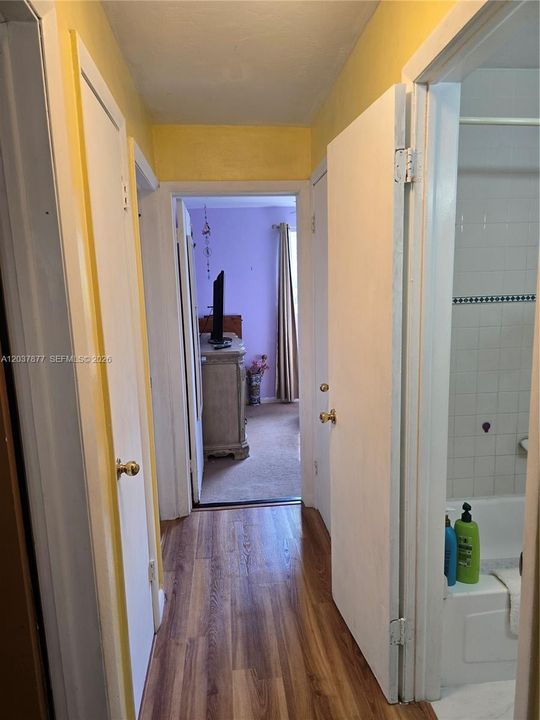 Hallway to bedrooms.