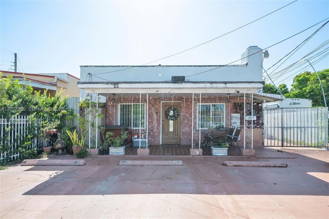 For Sale: $950,000 (0 beds, 0 baths, 3208 Square Feet)