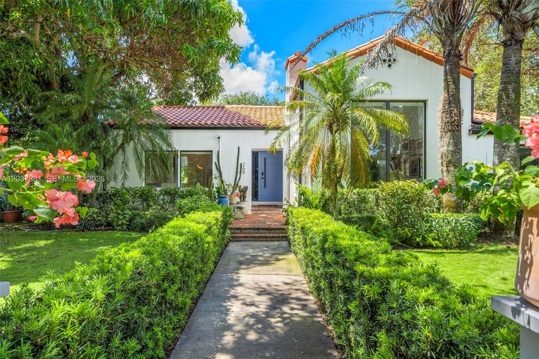 For Sale: $1,475,000 (3 beds, 2 baths, 1701 Square Feet)