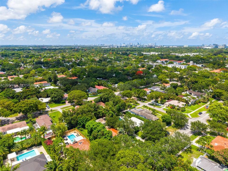 For Sale: $1,475,000 (3 beds, 2 baths, 1701 Square Feet)