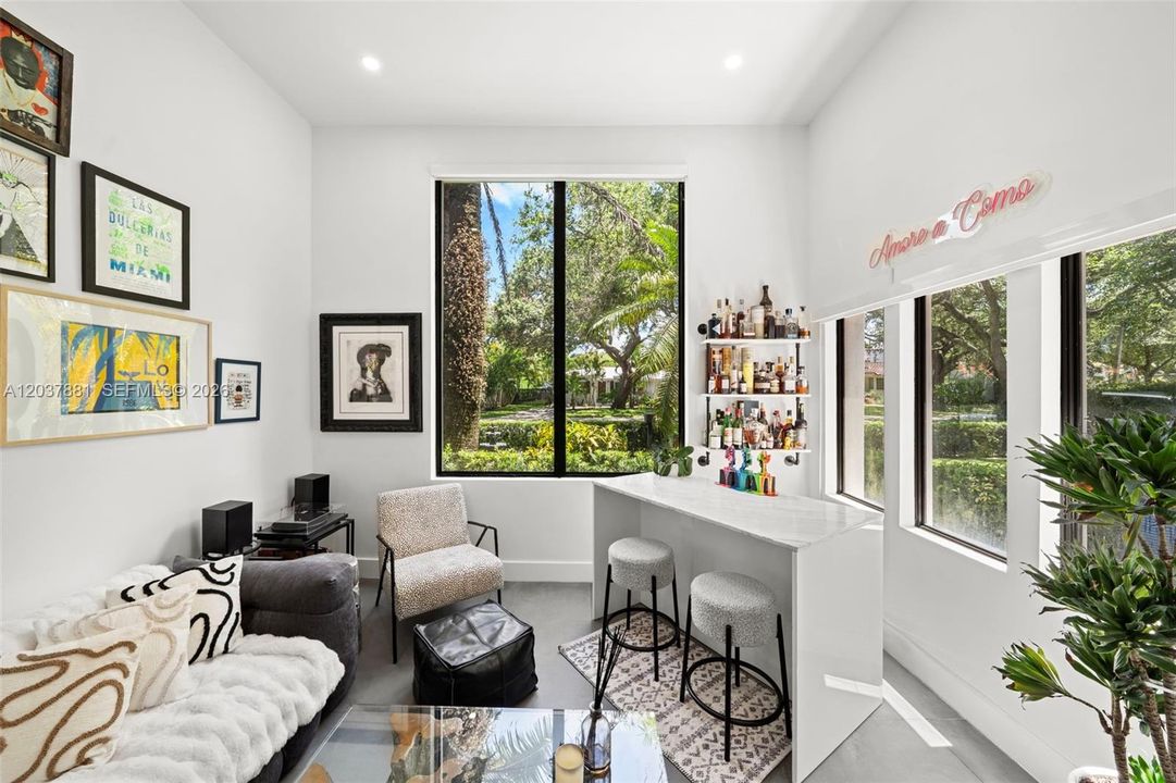 For Sale: $1,475,000 (3 beds, 2 baths, 1701 Square Feet)