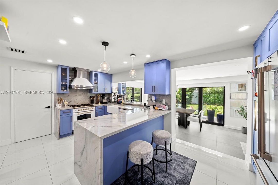 For Sale: $1,475,000 (3 beds, 2 baths, 1701 Square Feet)