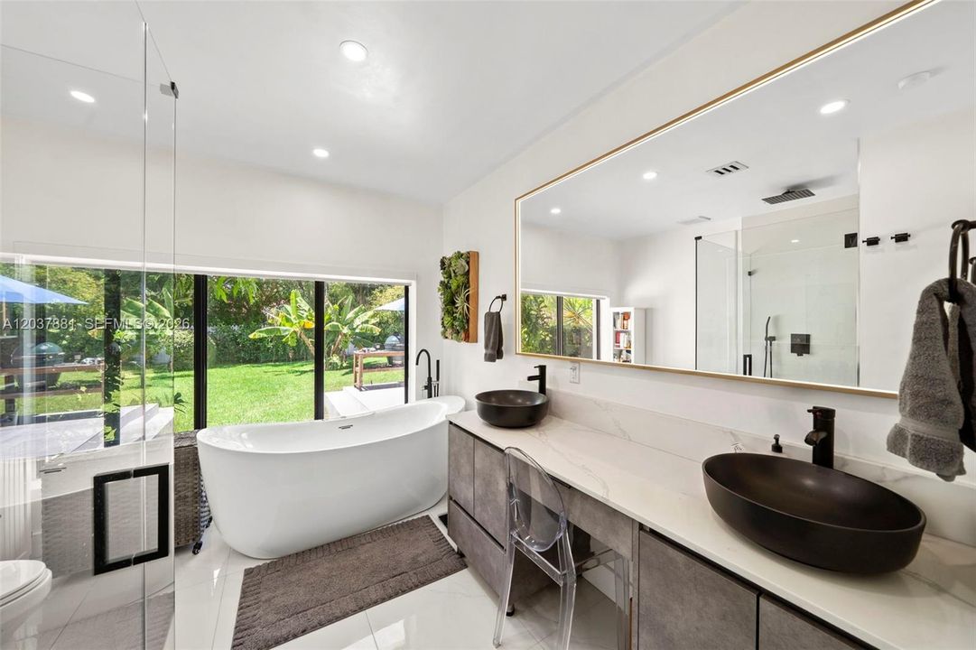 For Sale: $1,475,000 (3 beds, 2 baths, 1701 Square Feet)