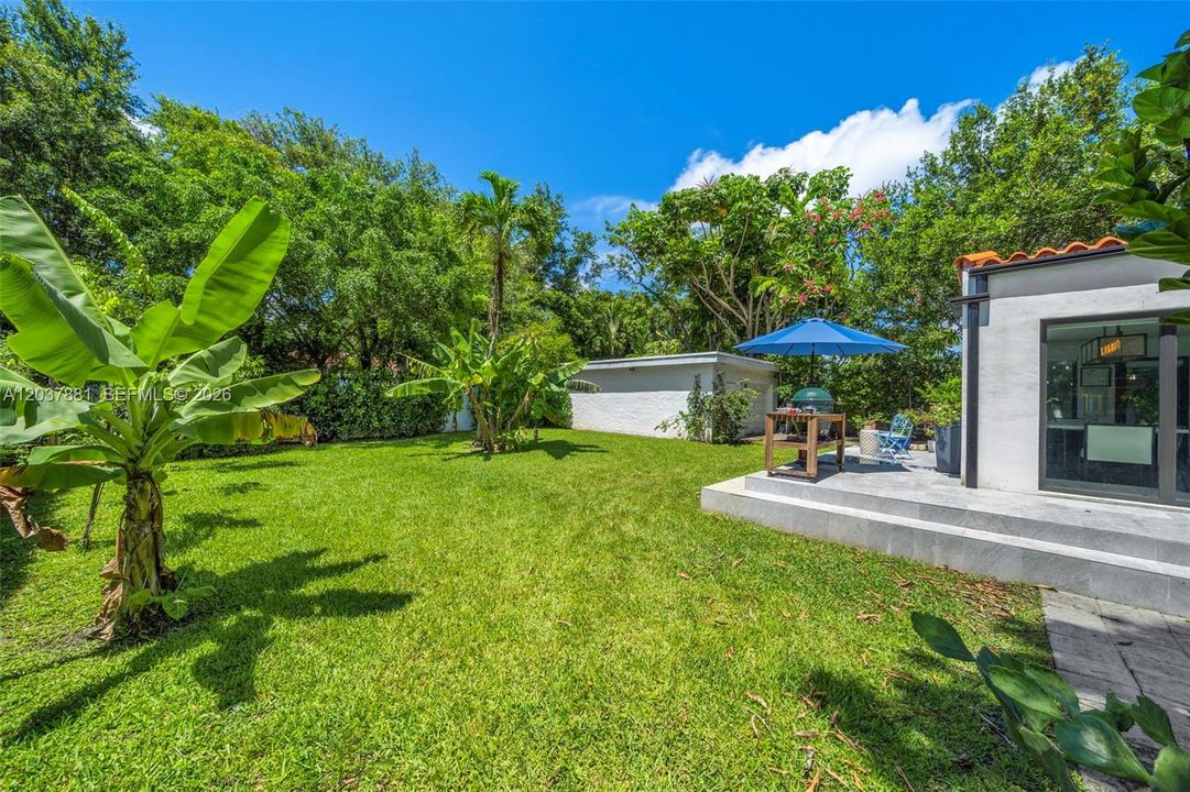 For Sale: $1,475,000 (3 beds, 2 baths, 1701 Square Feet)