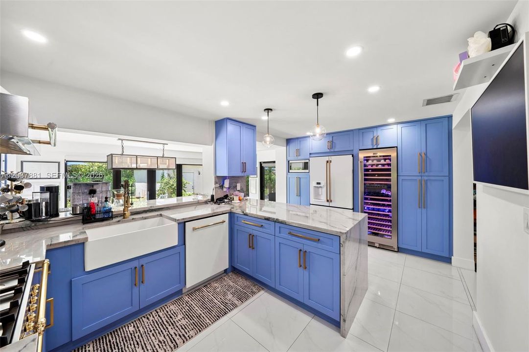 For Sale: $1,475,000 (3 beds, 2 baths, 1701 Square Feet)