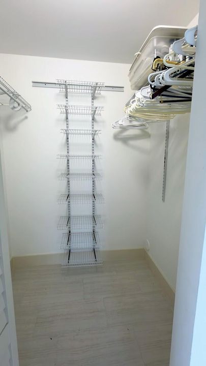 walk in closet 1