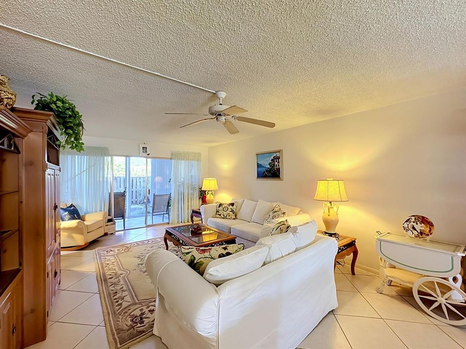 1310 NE 14th Court #K17-14