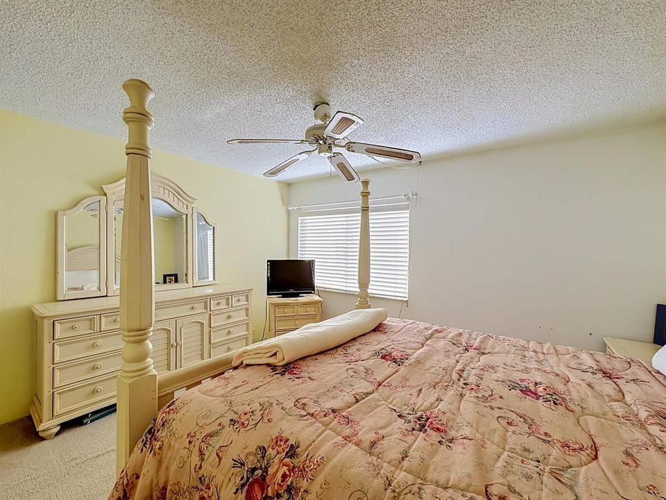 1310 NE 14th Court #K17-35